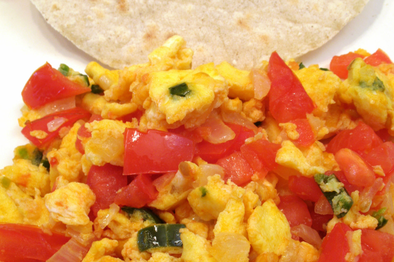breakfast in Colombia - huevos pericos breakfast in Colombia - huevos pericos