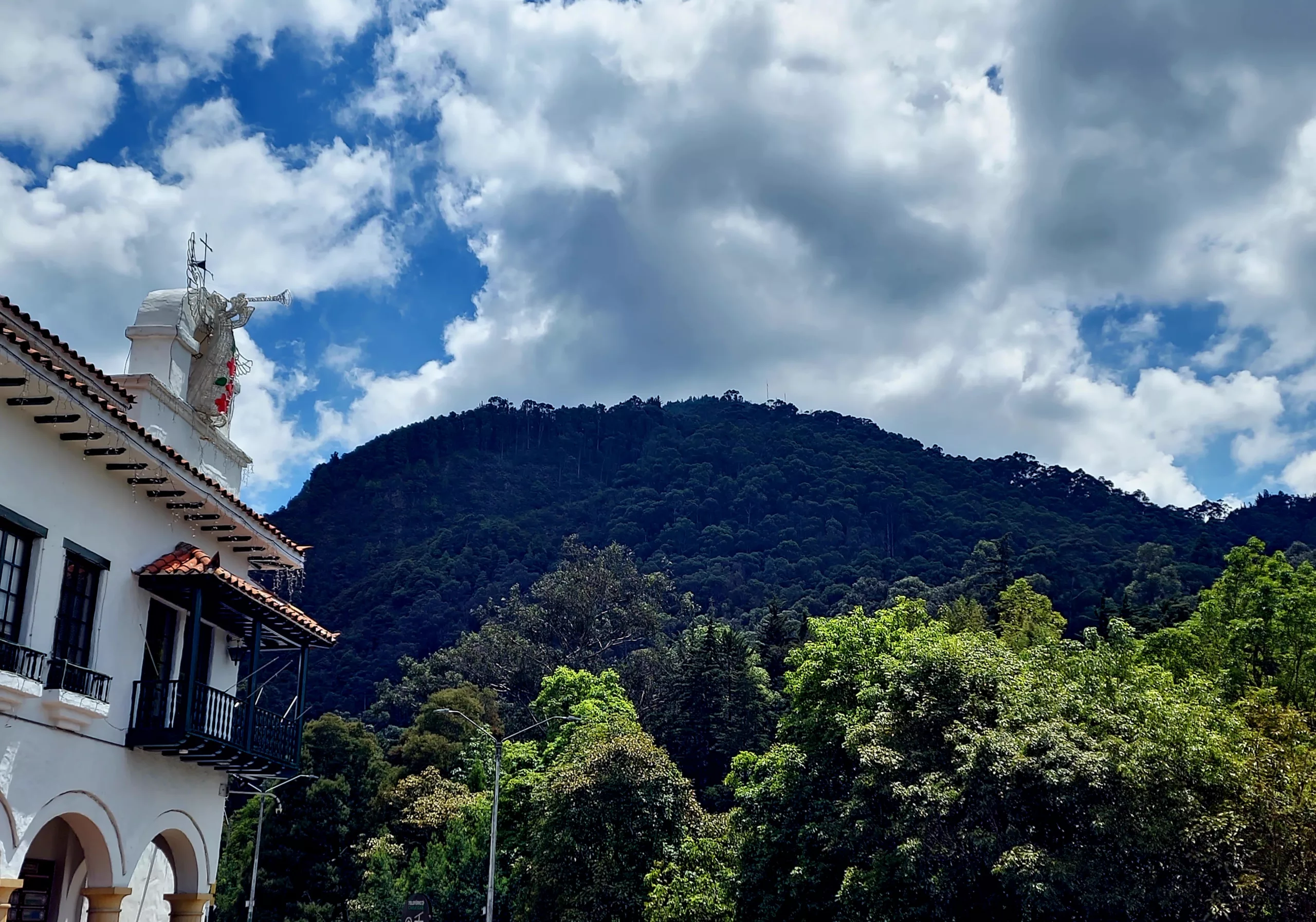 Image of Monserrate mountain from the ticket office. 