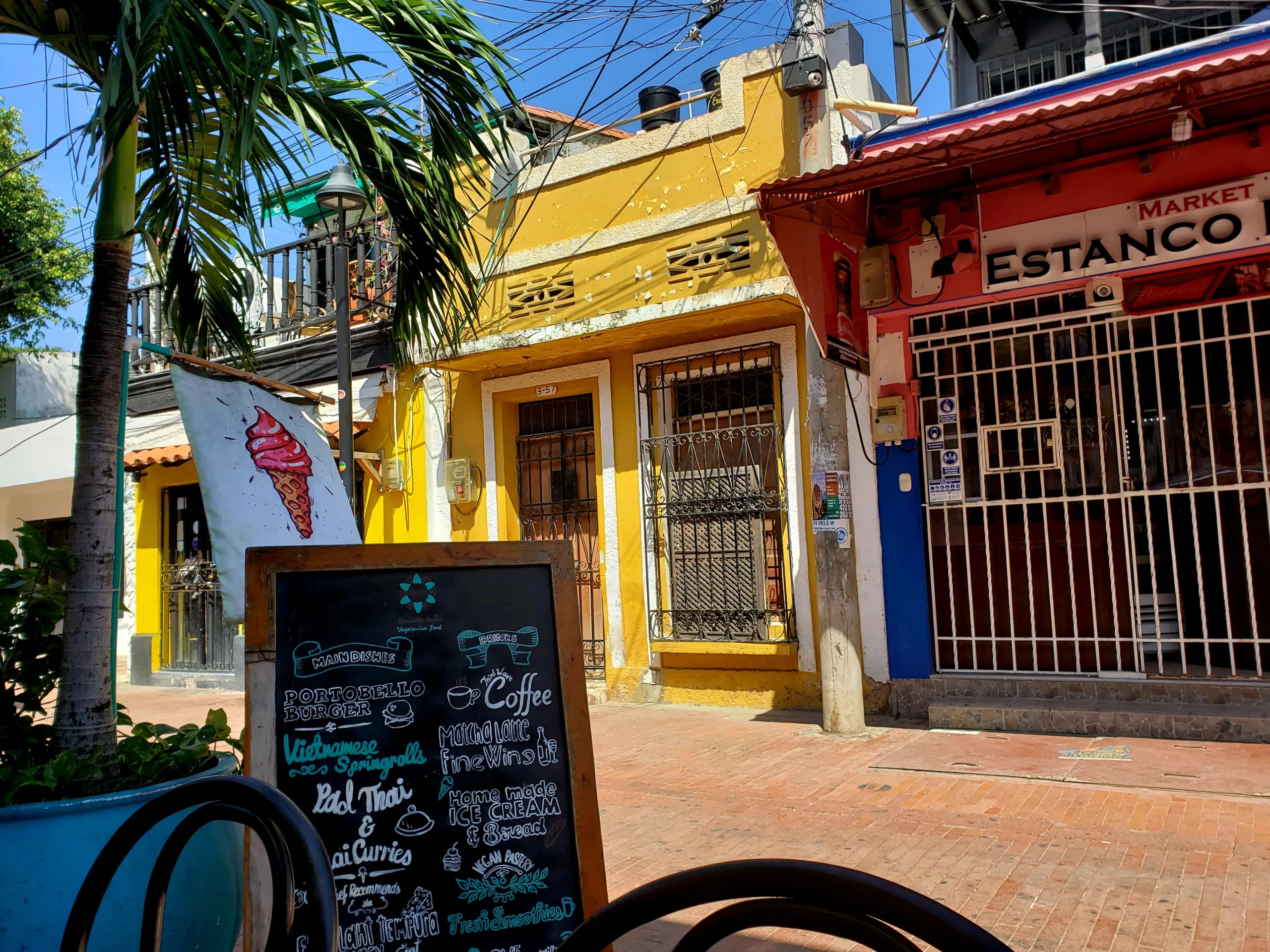 Ikaro Cafe Santa Marta, Colombia.